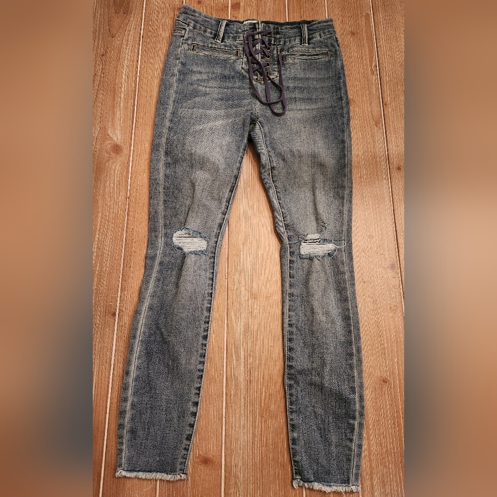 Amuse Society tie front Jeans size 26